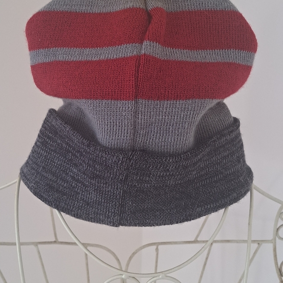 Harry Potter Gryffindor toboggan. - Picture 4 of 8